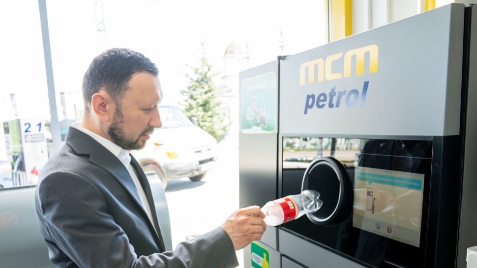 Mircea Fechet anunță că ambalaj cu ambalaj returnat am făcut împreună România mai curată și în aprilie 3547 milioane PET-uri sticle şi doze de aluminiu colectate