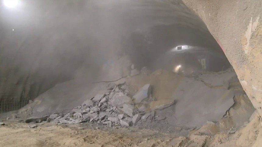 Grindeanu după ce a fost realizată și străpungerea celei de a doua galerii a tunelului Momaia de pe Autostrada Sibiu-Pitești Sunt șanse reale ca pe Secțiunea 4 să fie deschisă circulația anul viitor