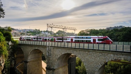 Trenurile retrase din Luxembourg ajung în România după 30 de ani de utilizare.  Au milioane de kilometri la bord