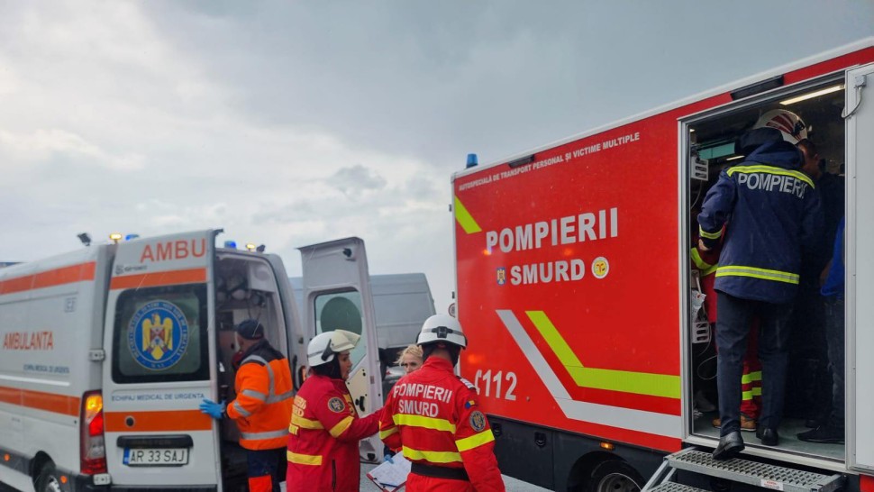 Grav accident rutier la Mangalia. 11 persoane rănite după coliziunea dintre un microbuz și o mașină. Planul Roșu de Intrevenție activat