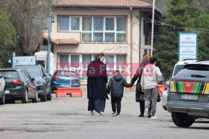 EXCLUSIV PAPARAZZI Marea campioană olimpică Gianina van Groningen, în parc cu familia FOTO și VIDEO