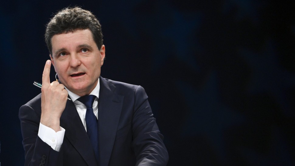 Nicușor Dan preia oficial mandatul de președinte Pe termen lung avem nevoie de o reformă temeinică LIVE UPDATE VIDEO