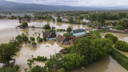 Cod roșu în România Ploile devin dezastre. Fechet E timpul să ne trezim
