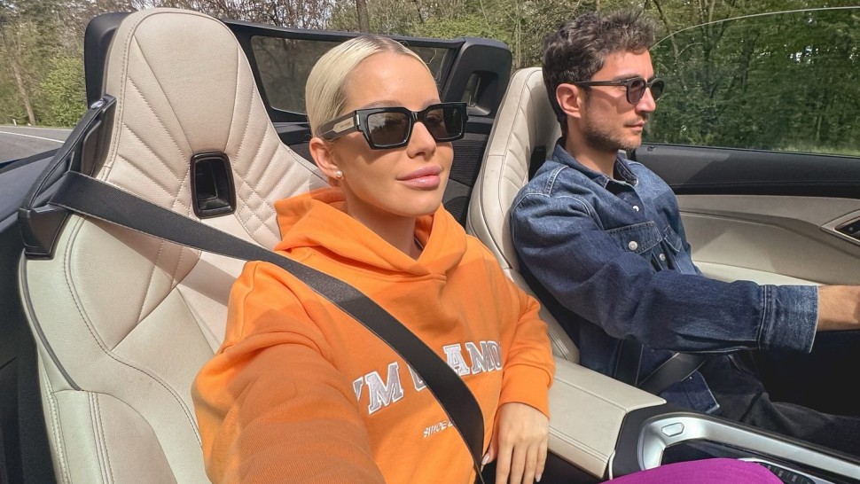 Carmen Grebenișan primele imagini cu burtica de gravidă Influencerița însărcinată în patru luni