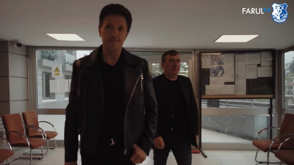 Gheorghe Hagi şi Gheorghe Popescu au votat la Istanbul România pe primul loc