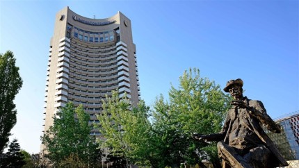 Povestiri stupefiante din barurile de la Intercontinental. Un fost angajat rupe tăcerea