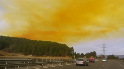 Un nor toxic de clor obligă 160.000 de spanioli să rămână în case. De la ce a plecat totul