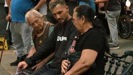Românul cu puteri miraculoase vindecă peste hotare. Sute de mexicani stau zilnic la coadă
