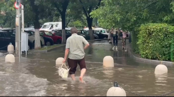 furtună ploaie București