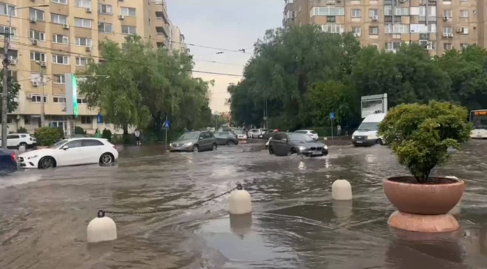 furtună ploaie București