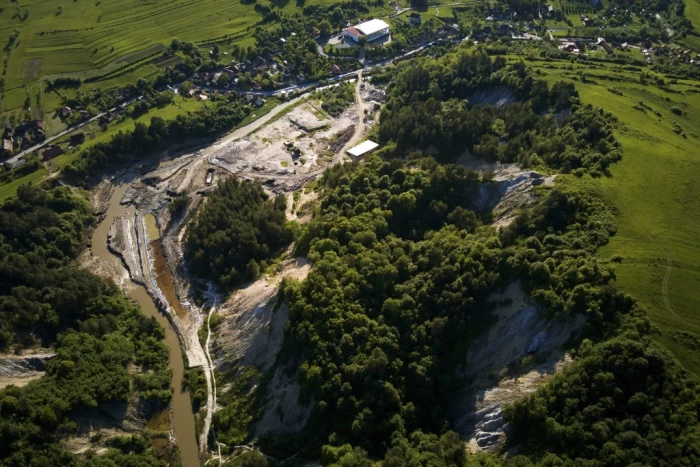 Salina Praid este inchisa dupa ce raul Corund a strapuns albia si s-a infiltrat in salina Praid si in exploatarea de sare din subteran, existand pericol de prabusire, 02 iunie 2025.