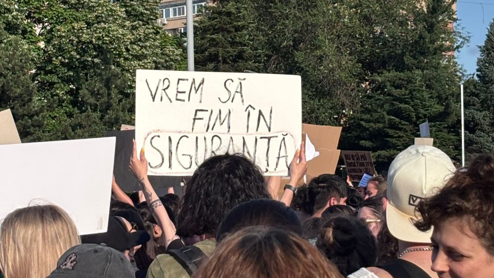 Pedepse dublate pentru infracțiuni de loviri și alte violențe Legea România fără violență adoptată în Parlament