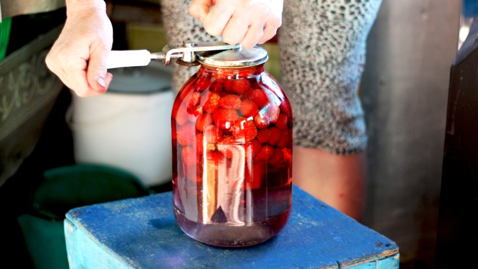 Rețetă compot de căpșuni. Cât de ușor se face