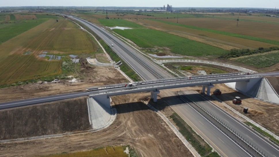 Se finalizează cea mai importantă conexiune rutieră din România Circulăm pe autostradă în jumătate de țară
