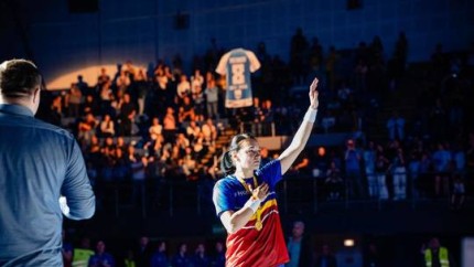 Jucătoarea de handbal Cristina Neagu și-a luat rămas-bun de la sport cu mii de fani alături la Gala Neagu  Retragerea unei legende