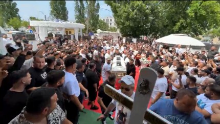 Priveghi cu scandal. Dosar penal și permis suspendat pentru șoferița dricului lui Ciprian Pian