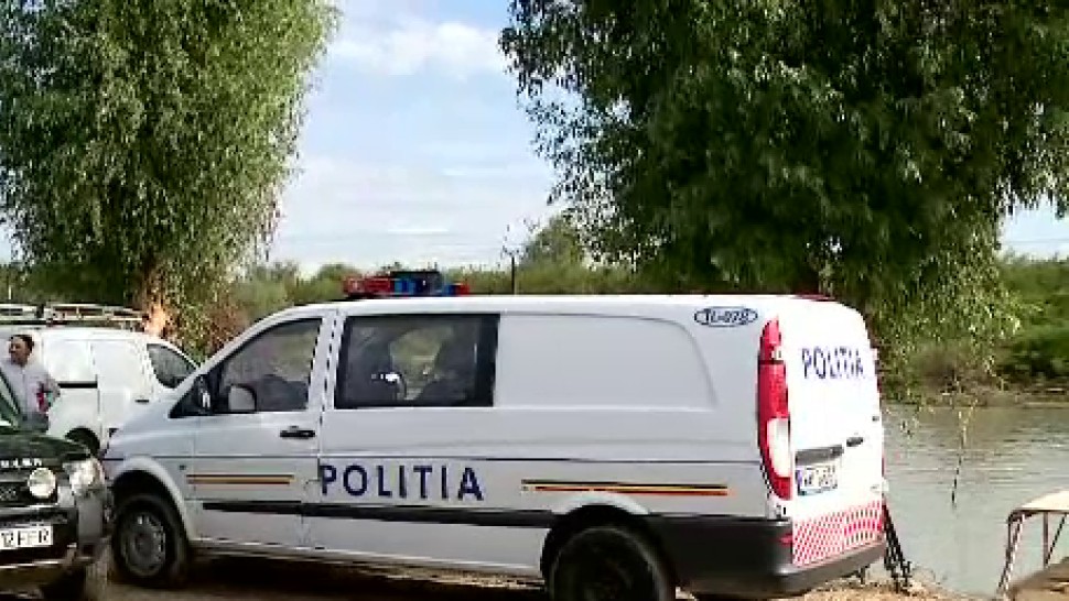 Patru persoane inclusiv un copil au murit după ce o barcă s-a răsturnat din cauza furtunii la Sulina. Alte 10 transportate la spital