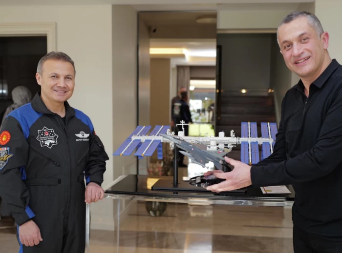 Gökhan Erdem, primul om de afaceri turc care ajunge în spațiu cu o rachetă Blue Origin