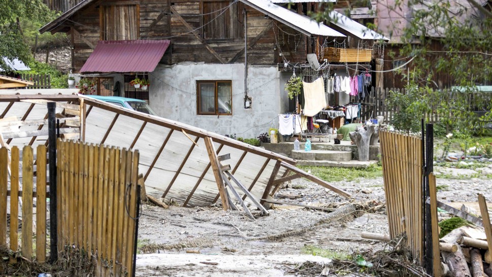 Cod portocaliu de inundații în România Risc uriaș în pentru sectoare de râuri din Braşov Covasna Argeş Dâmboviţa Prahova şi Ilfov