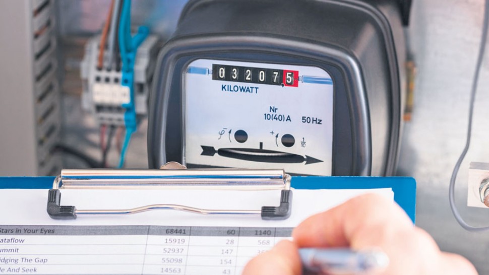 Numărul românilor care au schimbat furnizorul de electricitate în creștere continuă Ce au ales consumatorii vulnerabili pentru a avea facturi mai mici