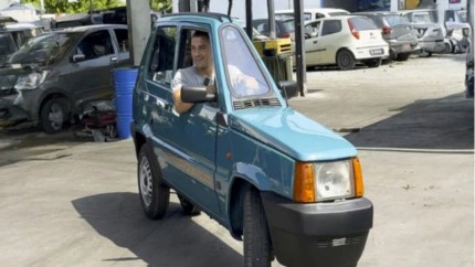 Cea mai subțire mașină din lume. Poate fi parcată oriunde