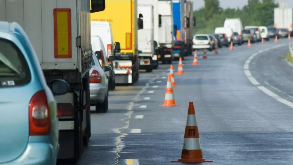 Restricții de trafic pe autostrăzi Se montează panouri și se realizează lucrări de reparații