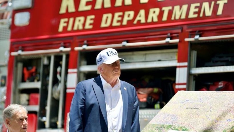 Președintele Donald Trump vizită în zonele afectate de inundaţii din Texas. Modul în care a fost gestionată situaţia făcut public