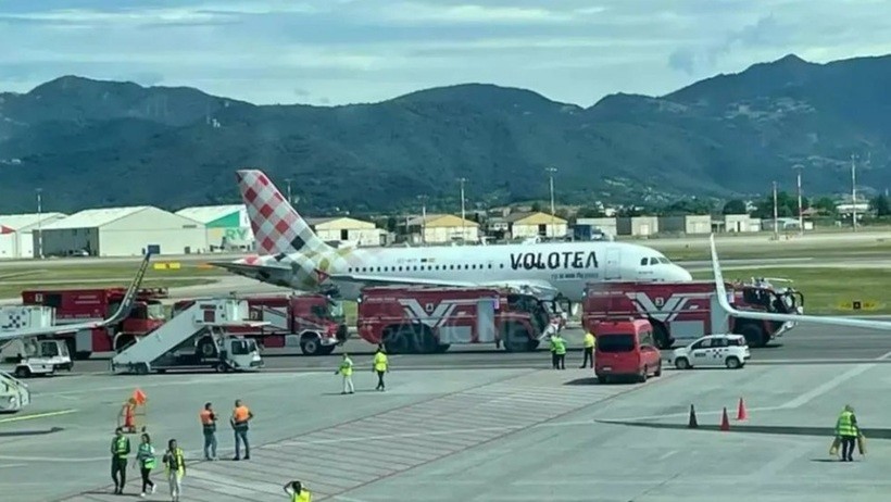 Panică pe aeroportul din Milano-Bergamo. Un bărbat a fost aspirat de reactorul unui Airbus A319 VIDEO