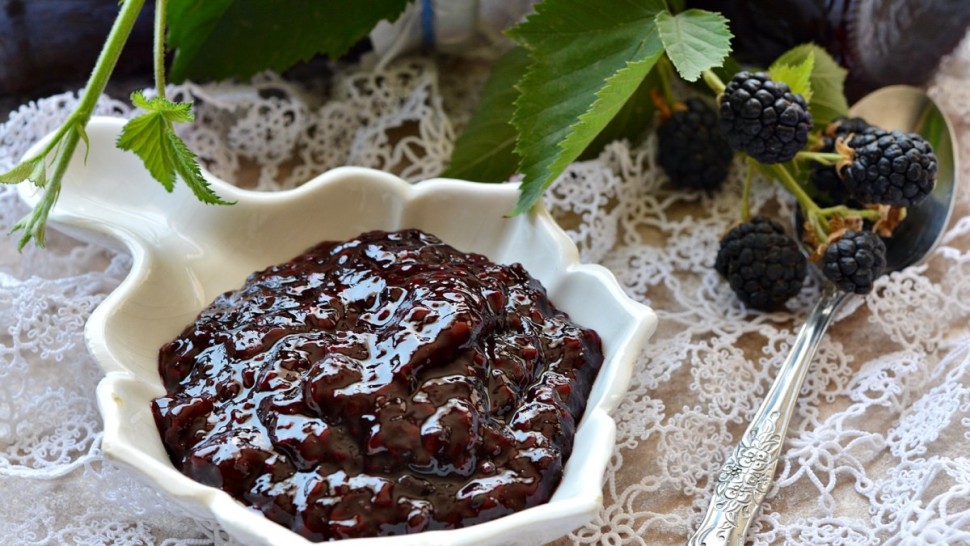 Rețetă gem de mure. Dulce-acrișor perfect pentru toate gusturile