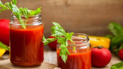 Rețetă suc de roșii. Perfect pentru multe preparate