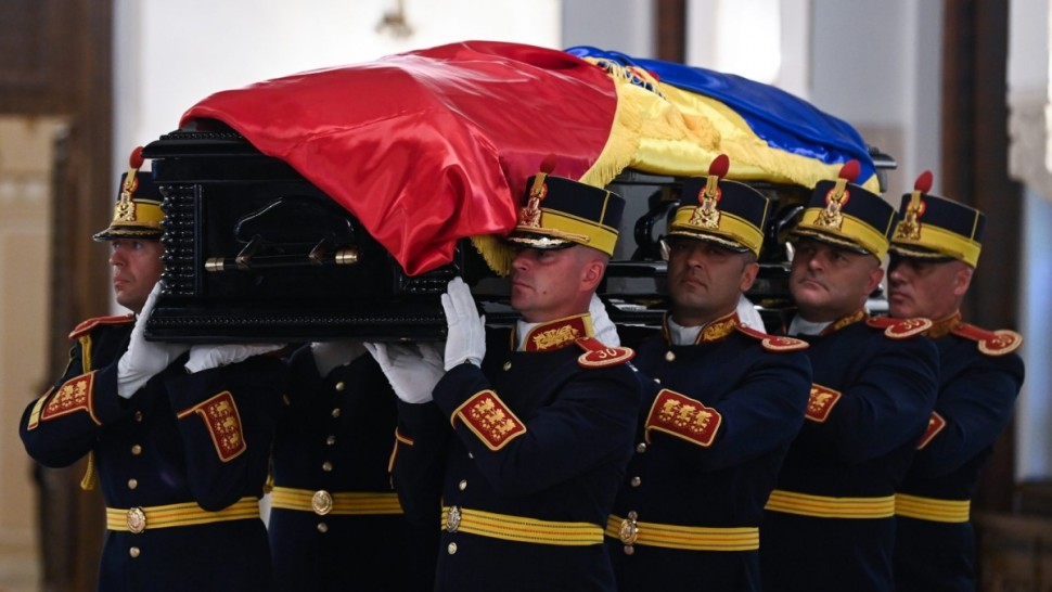 Cheltuieli colosale la căpătâiul lui Ion Iliescu. Cât costă sicriul Lincoln în care a fost depus trupul fostului președinte