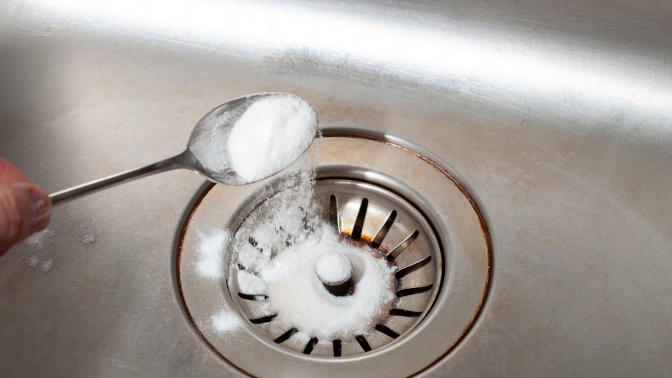 Trucuri pentru desfundarea chiuvetei. Ce ingrediente să folosești pentru a rezolva rapid și ieftin