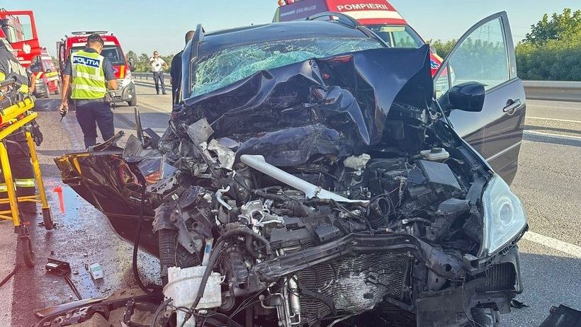 Plan Roșu de intervenție pe A1 accident grav Două autoturisme cu 8 persoane s-au ciocnit în județul Giurgiu FOTO
