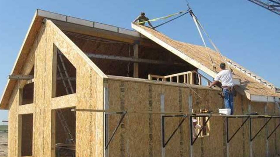 Amenzi uriașe pentru românii care construiesc în propria ogradă. Lipsa autorizațiilor poate fi taxată și cu 100.000 lei