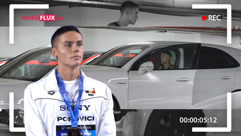 EXCLUSIV PAPARAZZI. David Popovici își păstrează culoarul și în afara bazinului Conduce un alt Porsche și a făcut baie de mulțime la mall FOTO și VIDEO