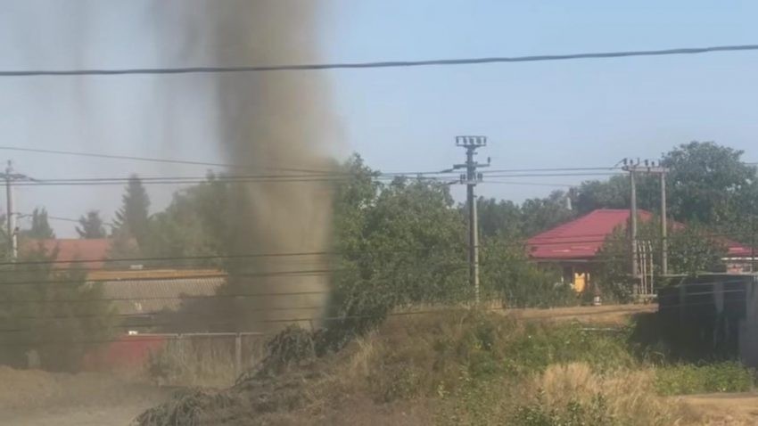 Explozie în Amara. UPDATE În timpul unor lucrări de forare a fost descoperită o pungă de gaz. Populația a fost evacuată VIDEO