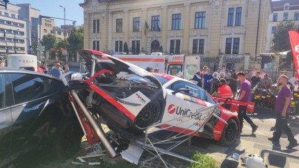 Marco Leu fiul regretatului campion Mihai Leu accident grav în raliul Timișoarei. Echipajele au intervenit urgent