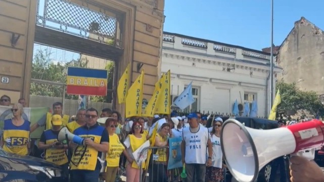 Ilie Bolojan consultări cu federațiile sindicale din învățământ Sindicaliștii din Educație vor boicota începerea anului școlar iar protestele se vor amplifica VIDEO