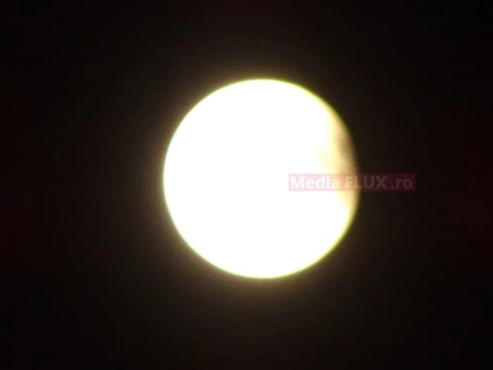 EXCLUSIV Cum s-a văzut eclipsa totală de lună de duminică seară în România. Fenomen astronomic rar FOTO MEDIAFLUX