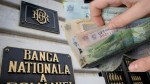 Anunț de la BNR Ne-au scăzut rezervele valutare. Cât aur mai are România