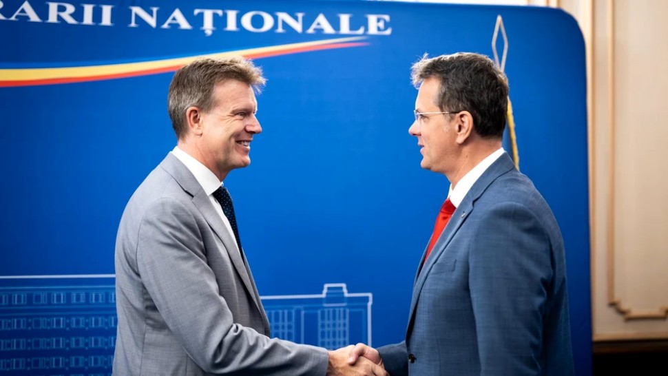Ministrul Apărării Naționale întâlnire cu ambasadorul Marii Britanii la București. Trei subiecte fierbinți discutate de cei doi
