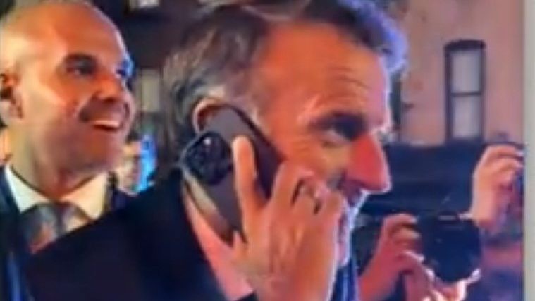 Imaginile zilei. Macron blocat în New York îl sună pe Trump Ghici ce VIDEO