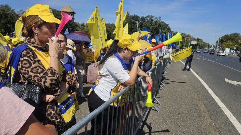 Un nou protest al profesorilor în Piața Victoriei. Pregătire pentru marele miting din 8 septembrie la care sunt așteptate peste 30.000 de persoane