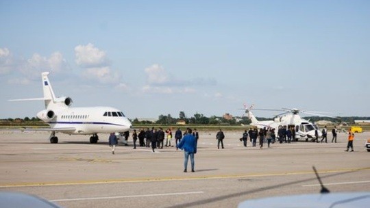 Avionul Ursulei von der Leyen sabotat de Rusia Aeronava a aterizat la Plovdiv cu hărți fizice după ce a survolat aeroportul timp de o oră Bruiaj al semnalului GPS