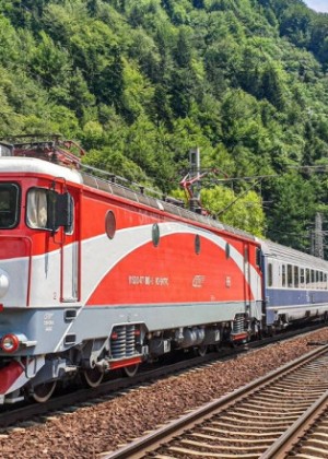 CFR își declară falimentul pe 31 mai. Vicepremierul Oana Gheorghiu anunță ce activitate va mai putea prelua Carpatica Feroviar
