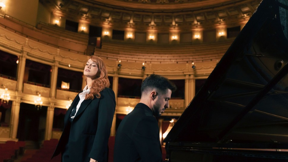 Cunoscuta artistă Feli lansează Mâinile piesa-balsam pentru sufletele îndrăgostite VIDEO