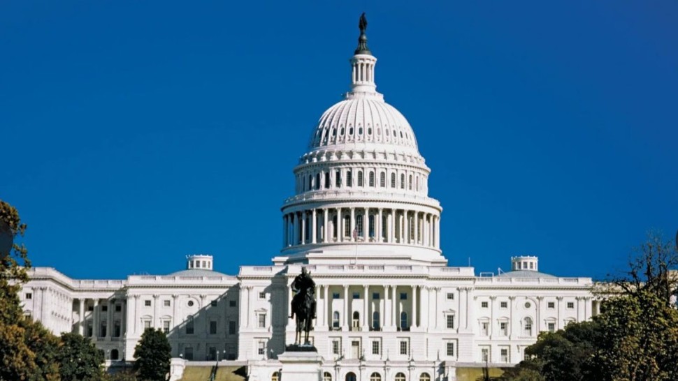 SUA ordonă reducerea cu 10 a zborurilor pe marile aeroporturi americane din cauza blocajului guvernamental