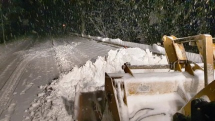 Ninge puternic în România Drumarii au ieșit cu utilajele de deszăpezire