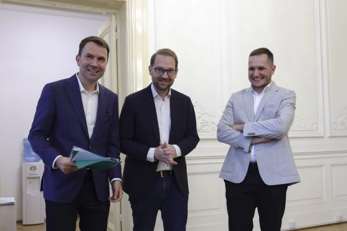 Depunerea dosarului de catre candidatul USR la functia de primar general al capitalei, in Bucuresti, 12 noiembrie 2025. sursa foto: Inquam Photo / Octav Ganea