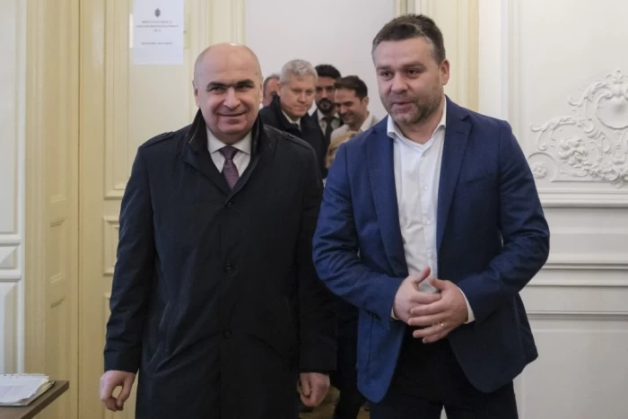 Ciprian Ciucu şi-a depus candidatura din partea PNL pentru funcţia de primar general al Capitalei, insoțit de Ilie Bolojan: Vreau ca oraşul să fie pus la punct FOTO